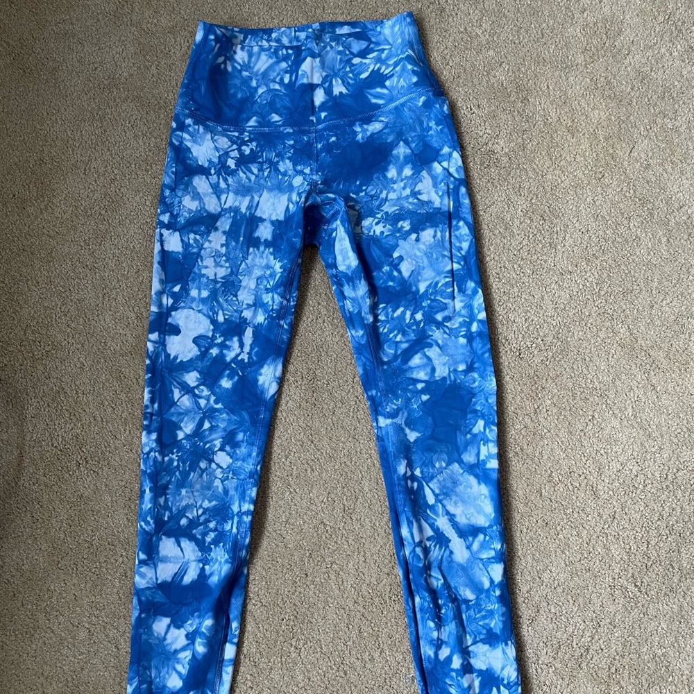 Blue and white tiedye lululemon leggings size 4
